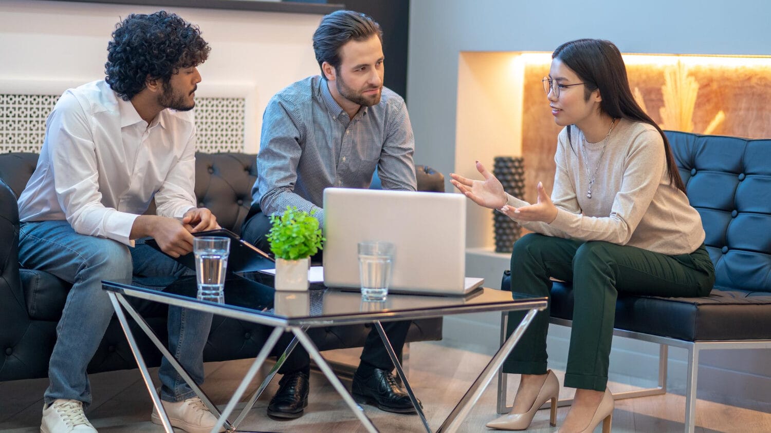 Meeting about business insurance for technology companies